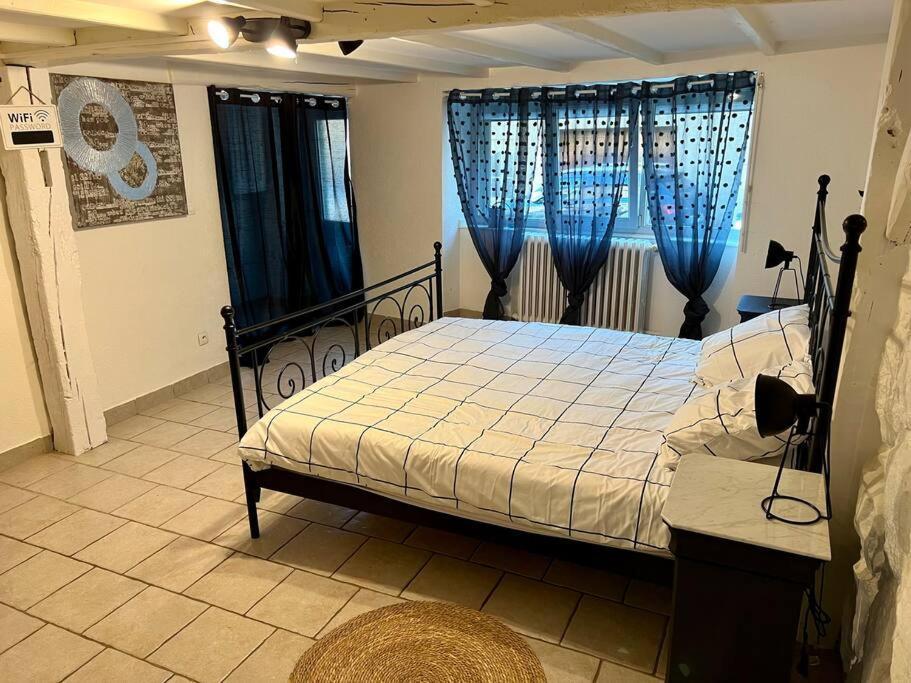 Dole : L Atelier Des Reves Apartment Ngoại thất bức ảnh