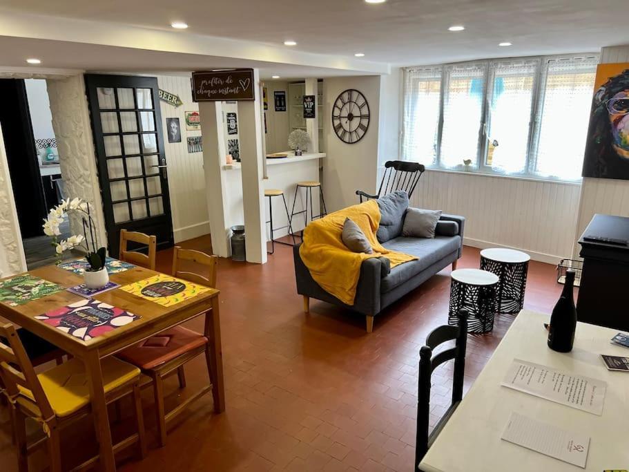 Dole : L Atelier Des Reves Apartment Ngoại thất bức ảnh