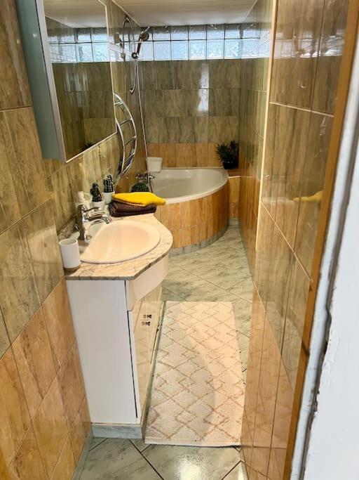 Dole : L Atelier Des Reves Apartment Ngoại thất bức ảnh