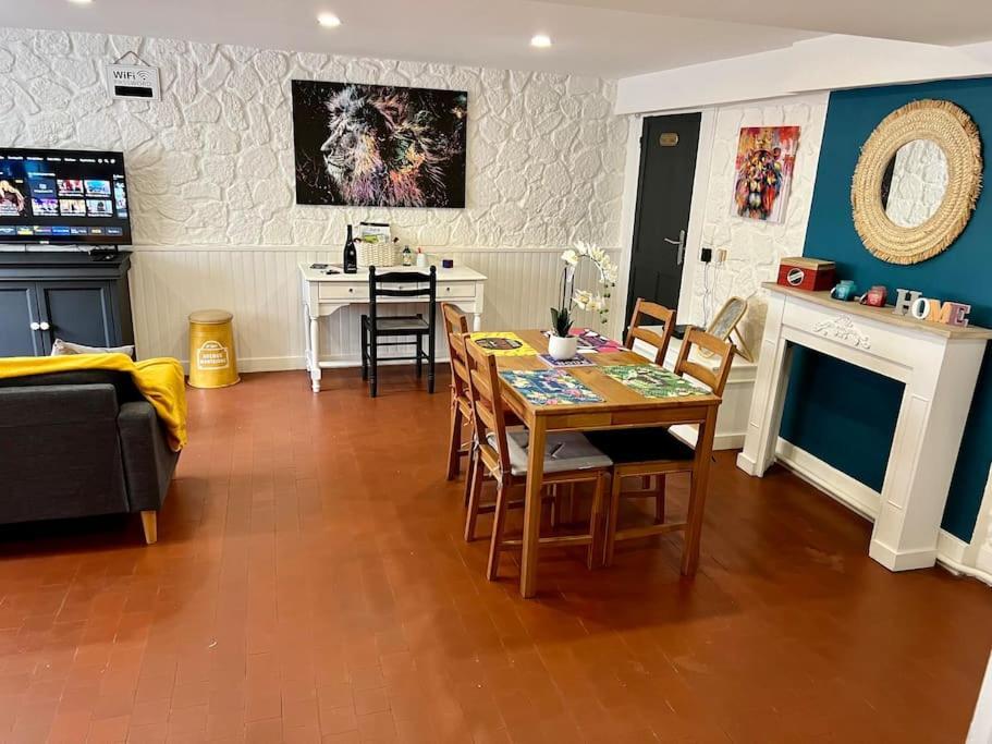 Dole : L Atelier Des Reves Apartment Ngoại thất bức ảnh