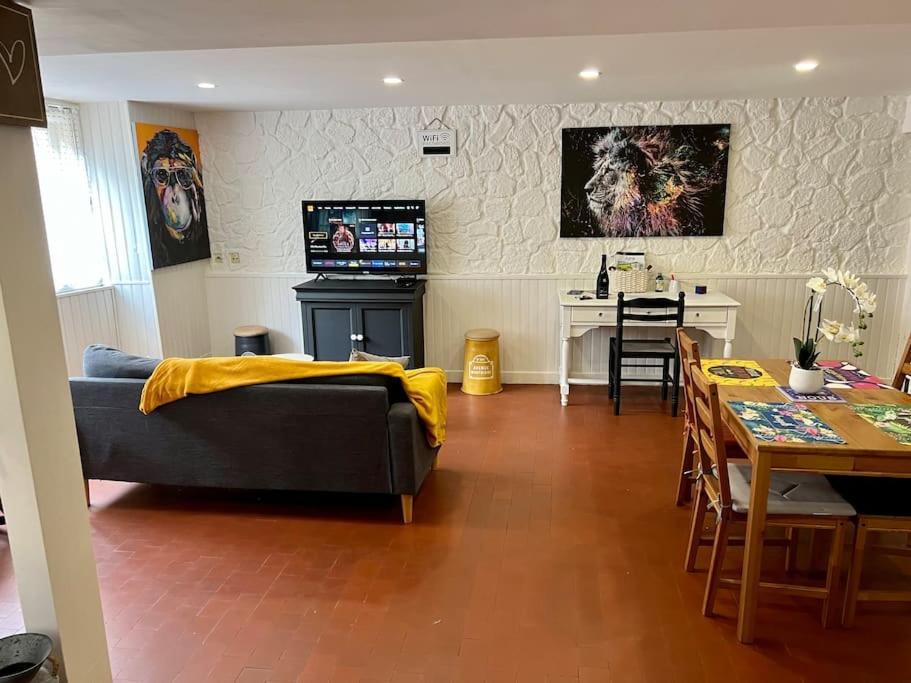 Dole : L Atelier Des Reves Apartment Ngoại thất bức ảnh